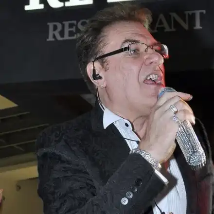 Васил Найденов не се страхува да пее в Арбат