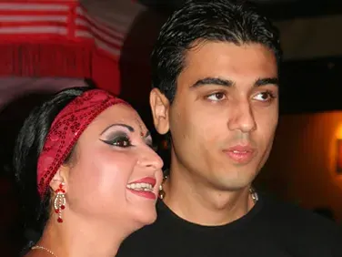 ПРОКОБА тегне над брака с роднини! Бг звезди се развеждат след кръвосмешение