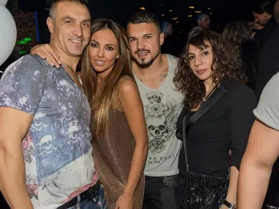 ШИК! Снимки без ФОТОШОП от рождения ден на Николета! (Азис и Карбовски аут от партито?)