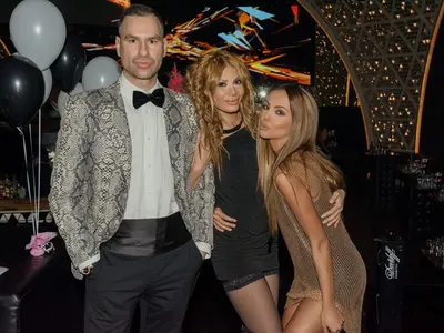 ШИК! Снимки без ФОТОШОП от рождения ден на Николета! (Азис и Карбовски аут от партито?)