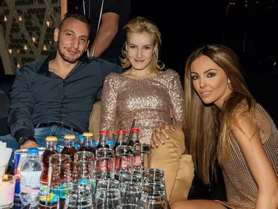 ШИК! Снимки без ФОТОШОП от рождения ден на Николета! (Азис и Карбовски аут от партито?)