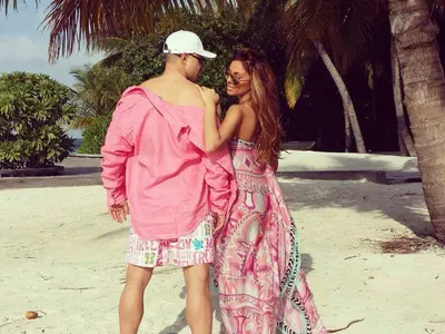 За тях няма криза! Вижте как родните звезди посрещнаха Коледа (ПРИКЗНИ СНИМКИ)