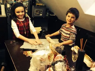 За тях няма криза! Вижте как родните звезди посрещнаха Коледа (ПРИКЗНИ СНИМКИ)