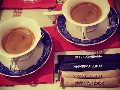 Николета хареса версията, че е с Михайлов в Италия и се опита да я докаже със свои снимки! (Ето какво скалъпи)