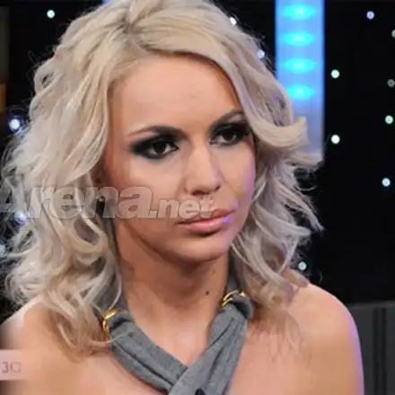 Докога Алисия ще ЛЪЖЕ всички?! Гневен фен разкри всички истини за нея (+ФОТО доказателства)