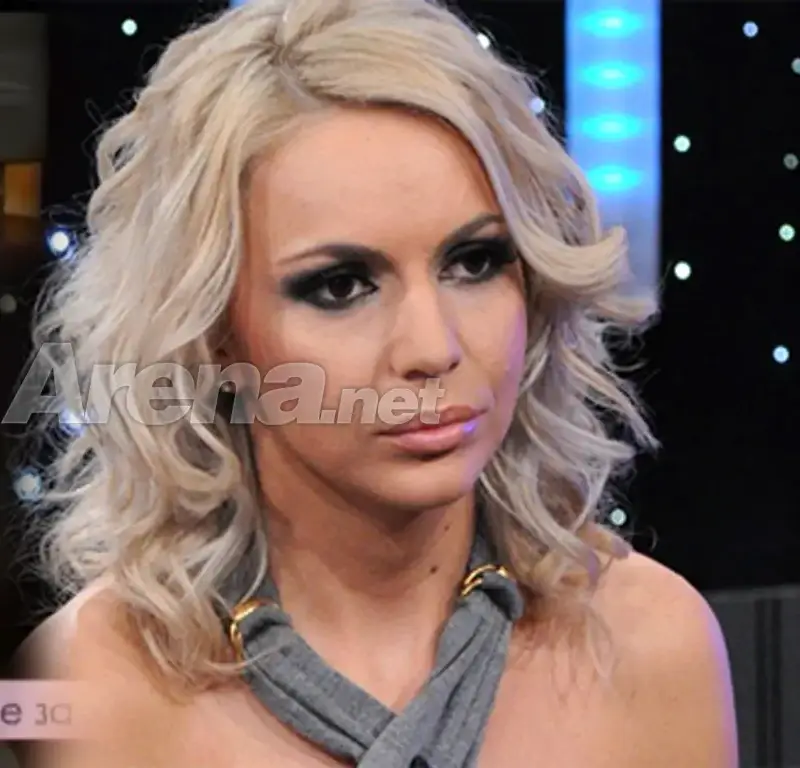 Докога Алисия ще ЛЪЖЕ всички?! Гневен фен разкри всички истини за нея (+ФОТО доказателства)