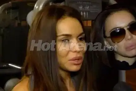 Алисия без грим! Битката с ЕГН-то невъзможна! (ФОТОФАКТИ)