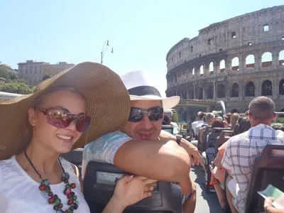 Надя на Коцето го търпи само заради парите! Виж как я глези с подаръци (СНИМКИ)