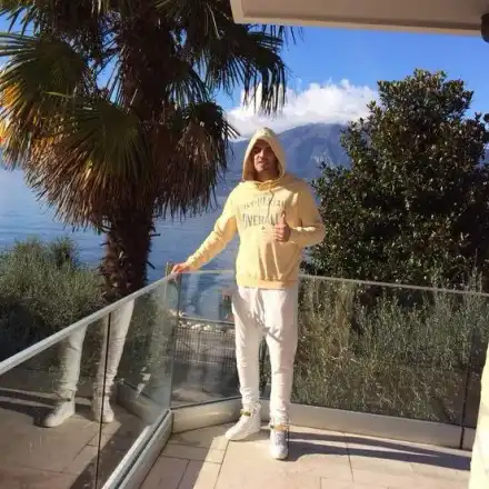 Ники Михайлов се похвали с палат! Виж луксозната къща, в която ще живее и Алисия! (СНИМКИ)