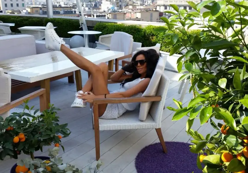 На Великден: Николета вири крака, Алисия пише приказни яйца (Виж мързела и идеите на звездите в СНИМКИ)