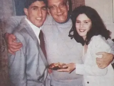 Усмивки от старите ленти: Когато звездите бяха АБИТУРИЕНТИ!  (УНИКАЛНИ СНИМКИ)