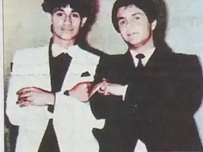 Усмивки от старите ленти: Когато звездите бяха АБИТУРИЕНТИ!  (УНИКАЛНИ СНИМКИ)