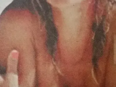 НА ПОКАЗ! Вдовиците на МАФИЯТА хвърлят дрехи и задръжки по екзотични плажове (Уникални НУДИ снимки)