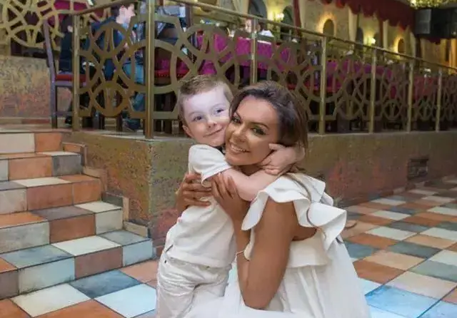 Топ 3 на най-глезените деца на бг звездите! (СНИМКИ)