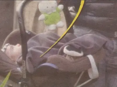 Бебешки неволи! Кой снима новородените на родните звезди? (ТОП 5 на папарашките СНИМКИ)