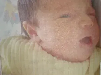 Бебешки неволи! Кой снима новородените на родните звезди? (ТОП 5 на папарашките СНИМКИ)