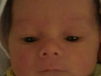 Бебешки неволи! Кой снима новородените на родните звезди? (ТОП 5 на папарашките СНИМКИ)