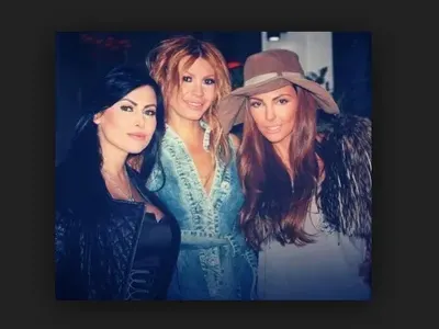 СРАМ! Гримьорката на Николета с тотална излагация на плажа! (ФОТО ФАКТИ в галерия)