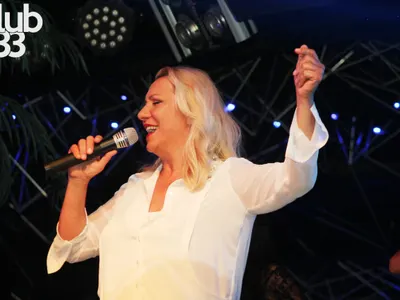 Весна Змиянац показа как се прави! Изпълни Club33 до краен предел с почитатели и звезди
