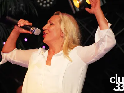 Весна Змиянац показа как се прави! Изпълни Club33 до краен предел с почитатели и звезди