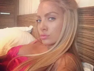 НЕ Е ЗА ВЯРВАНЕ! Русата Златка си махна силикона! (ФОТО без тунинг в галерията)