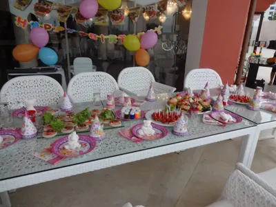 СТРАХОТНО ПАРТИ! Вижте СНИМКИ от рождения ден на Марая! Глезена като принцеса