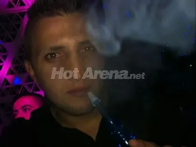 ЕКСКЛУЗИВНО! Братът на Алисия лъсна в компроматна снимка! (Витаят съмнения за състоянието му)