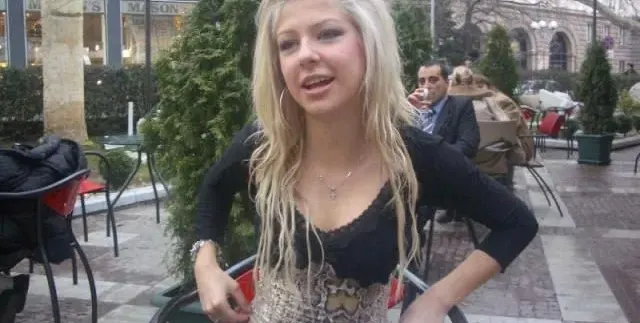 Maгнитна буря удари Андреа! Певицата е зле