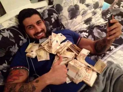 Денислав пуснат ТИХОМЪЛКОМ от ЗАТВОРА! Изпя си мъката в песен!