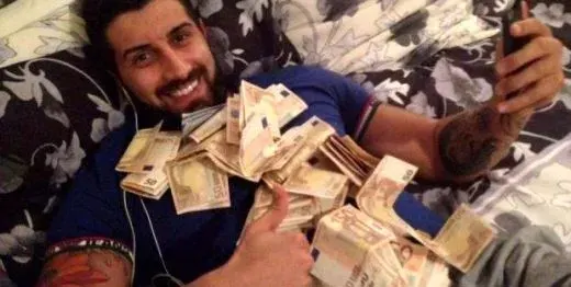 Денислав пуснат ТИХОМЪЛКОМ от ЗАТВОРА! Изпя си мъката в песен!