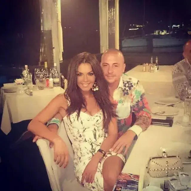 АВАНТАДЖИЙКА! Галена яде и пие без пари