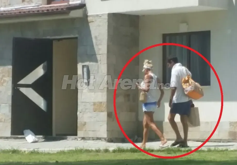 ФОТОРЕПОРТАЖ: Камелия и Цветин пак палуват на морето! ЕКСКЛУЗИВНИ ПАПАРАШКИ снимки от хотела)