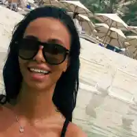 ЧИСТО НОВА! Звезделина Иванова с нови корекции, грък й подари самолет!