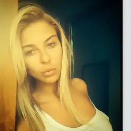 Много ЯКА! Андреа все по-хубава БЕЗ грим (ФОТО ФАКТ)