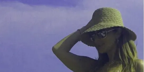 Глория показа суперско 41-годишно тяло! (Вижте го по бански в галерията)