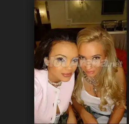 Ирена се оказа по-голяма кифла от сестра си Мария! (Виж префърцунените й СНИМКИ!)