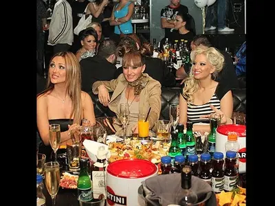 Глория се ПЕНСИОНИРА! (Емилия пък е пайнерката, която бие по участия колежките си)