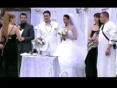 Бившият съпруг на Емануела се пропи от мъка по нея (Зарязала го е, защото парите му били малко)