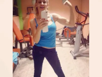 Кючеците вече не помагат! Малина се поти от ранни зори във фитнеса