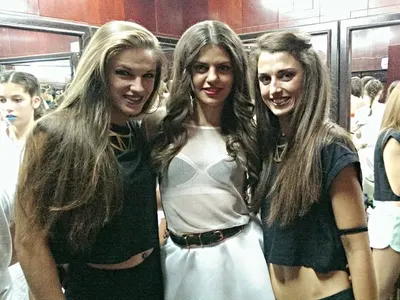 Михаела Филева става все по-дръзка в обличането (Ето как събра мъжките погледи)