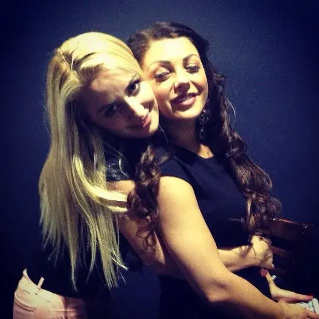 Бременността я промени! Емануела се изду в лице, не могат да я познаят (ПРЯСНА СНИМКА)