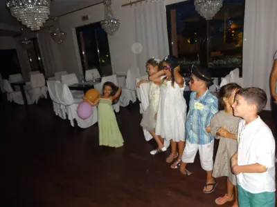 Кои са най-добре облечените деца на бг звездите? (СНИМКИ)