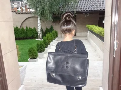 Марая на Мария с ученическа чанта за 5 стотака! (СНИМКИ от първия учебен ден)