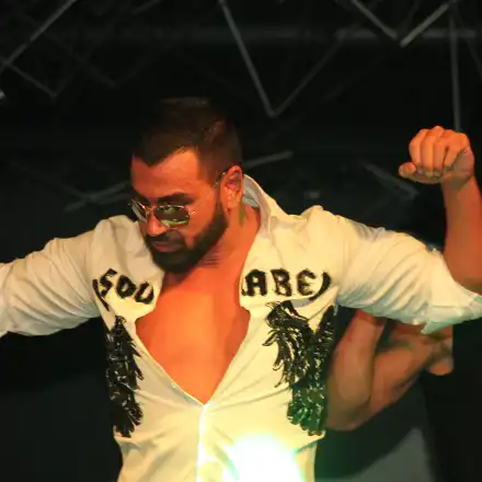 Нападнаха Азис в Club 33! (СНИМКИ)