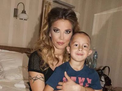 Ето го порасналия Иван Динев! Синът на Емилия скоро ще я надмине по ръст! (НОВИ СНИМКИ)