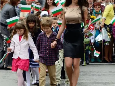 Топ 3 на НАЙ-ЯКИТЕ учителки у нас (+Още снимки на хитовата Силвия Зубева)