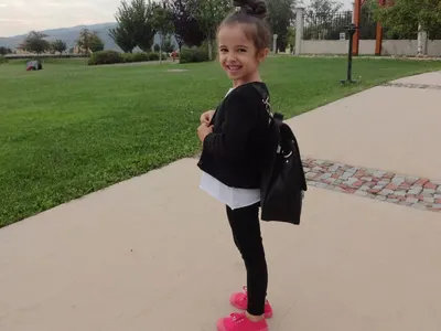 Марая на Мария с ученическа чанта за 5 стотака! (СНИМКИ от първия учебен ден)