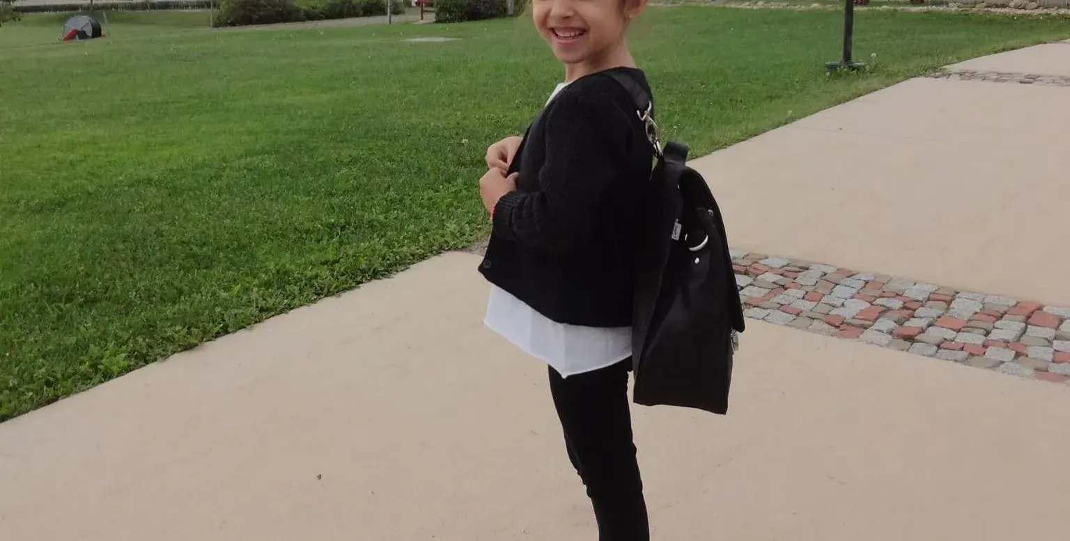 Марая на Мария с ученическа чанта за 5 стотака! (СНИМКИ от първия учебен ден)