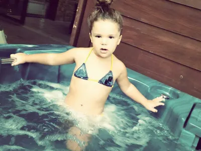 Кои са най-добре облечените деца на бг звездите? (СНИМКИ)