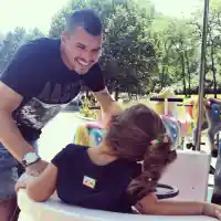 Валери, не така! (Вижте на какъв риск изложи дъщеря си)